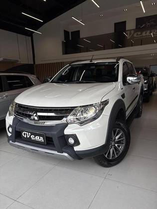MITSUBISHI L200 TRITON 2.4 16V TURBO DIESEL OUTDOOR HPE-S CD 4X4 AUTOMÁTICO MITSUBISHI L200 TRITON 2.4 16V TURBO DIESEL OUTDOOR HPE-S CD 4X4 AUTOMÁTICO